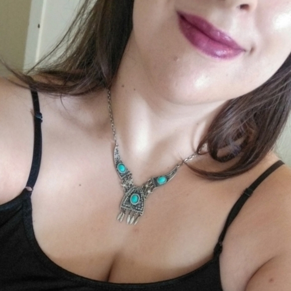 HOST PICK ON SALE 🔥 Boho tribal southwestern inspired faux turquoise necklace - Picture 1 of 10